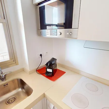 Апартаменты Spacieux 2p Traversant Face Avec Terrasse Et Balcon A - Fr-1-196-353 Ментона